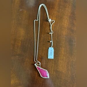 NWT Kendra Scott Olivia Gold Necklace